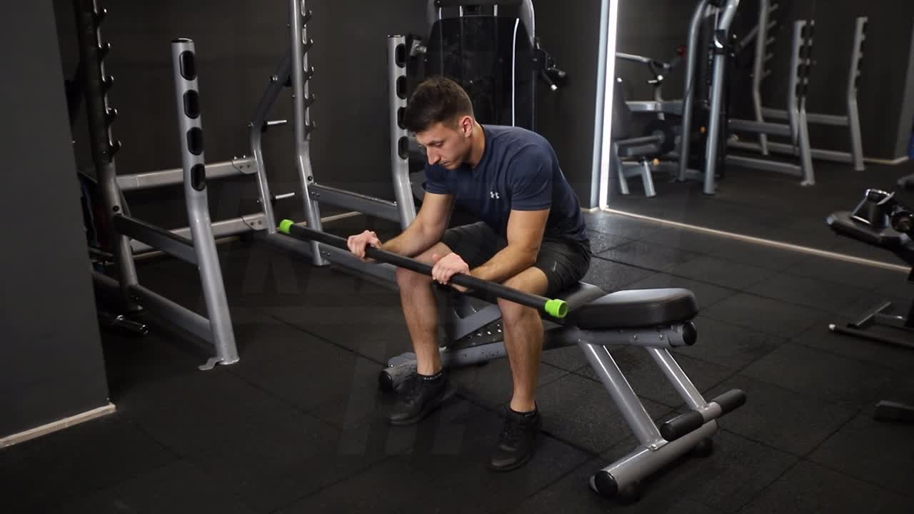 Reverse Grip Wrist Curl