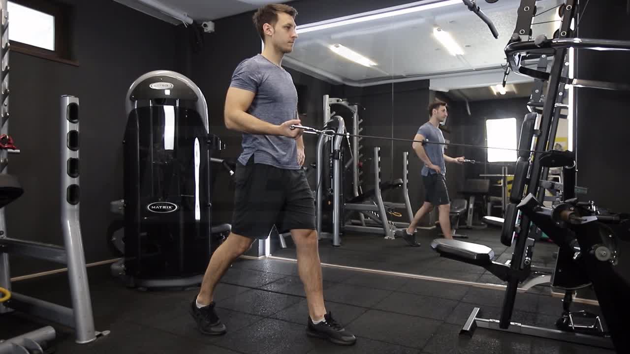 Underhand-Grip Cable Row
