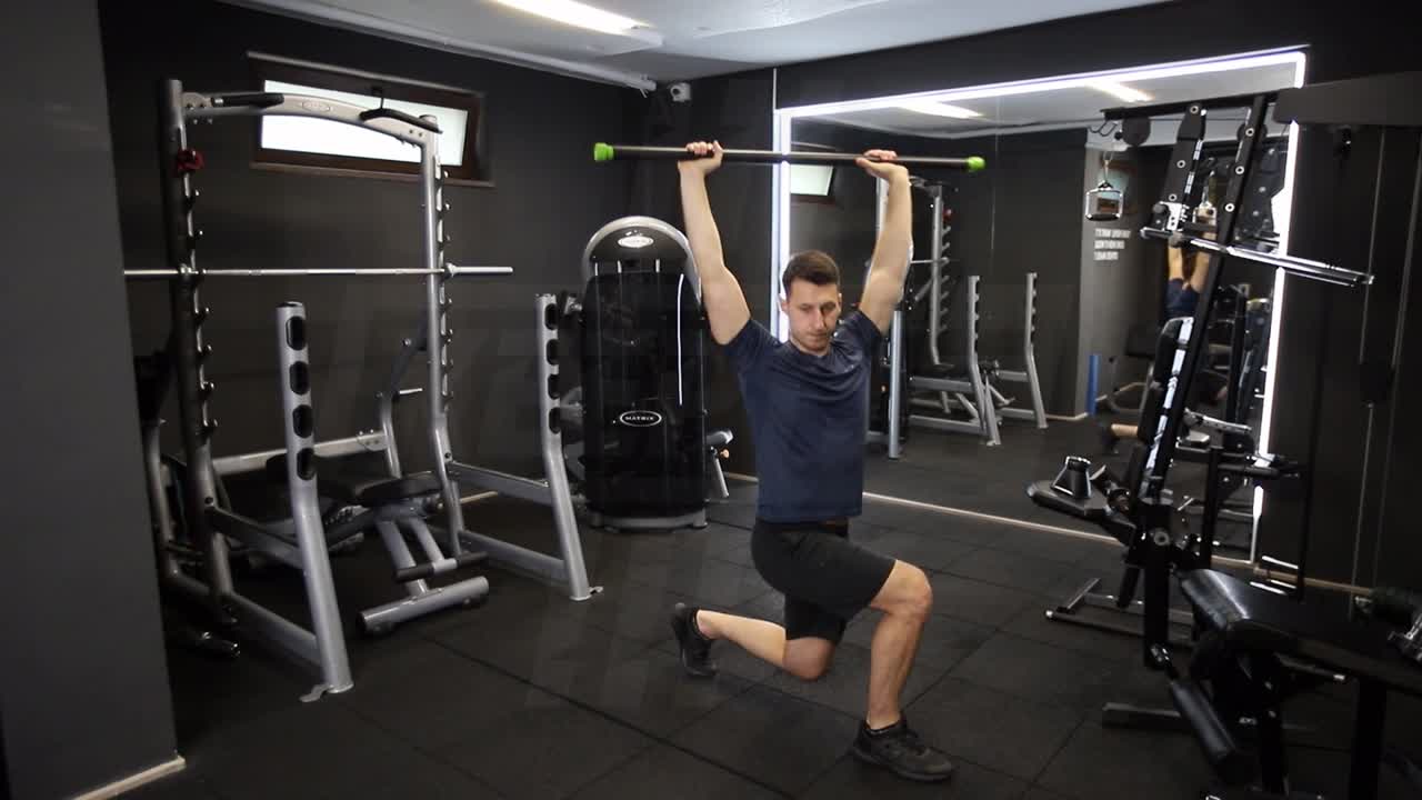 Overhead Lunge With Rotation