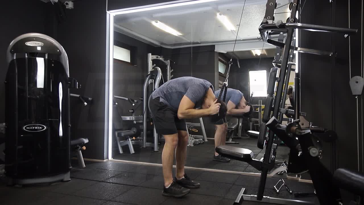 Standing Cable Crunch