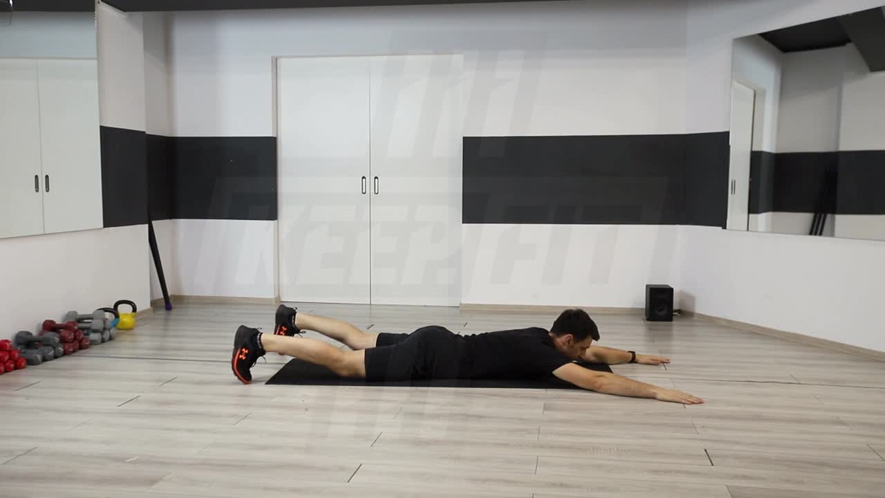 Back Extension With Opposite Reach