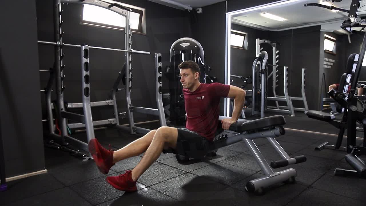Single-Leg Bench Dip And Kick