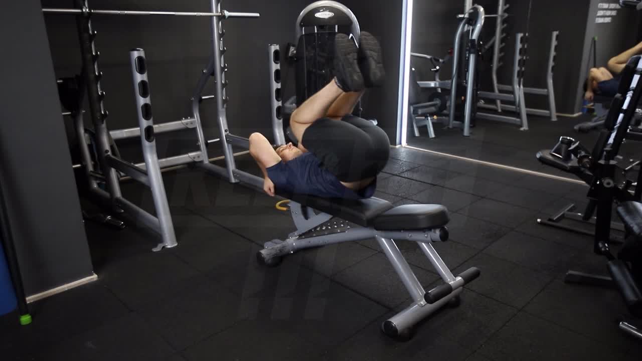 Reverse Crunch On A Bench