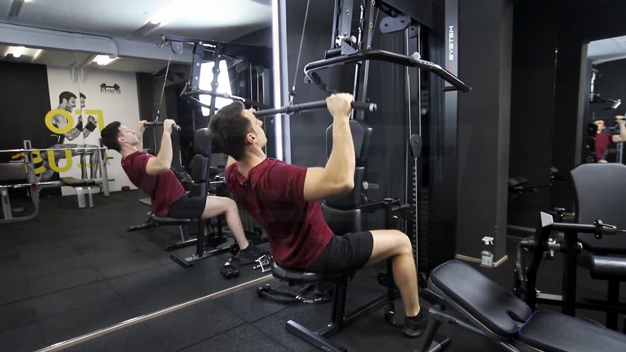 30-Degree Lat Pulldown