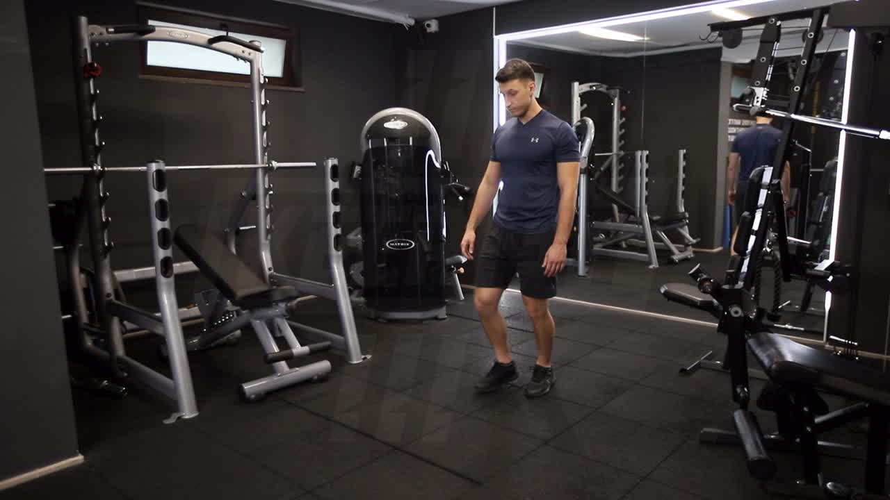 Runners Lunge To Balance