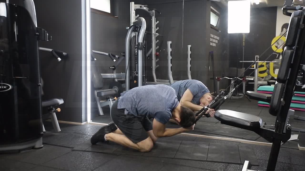 Kneeling Oblique Cable Crunch