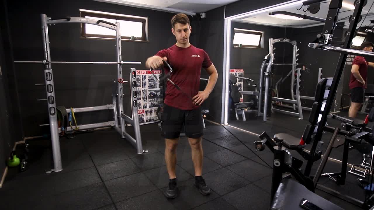 Cable Diagonal Raise