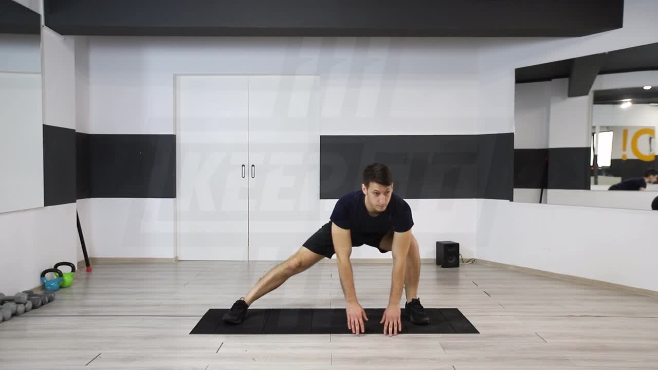 Low Side-To-Side Lunge