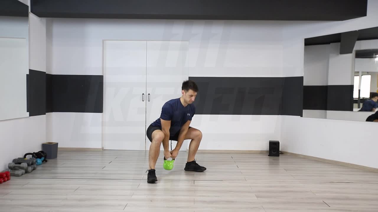 Sumo Squat Swing