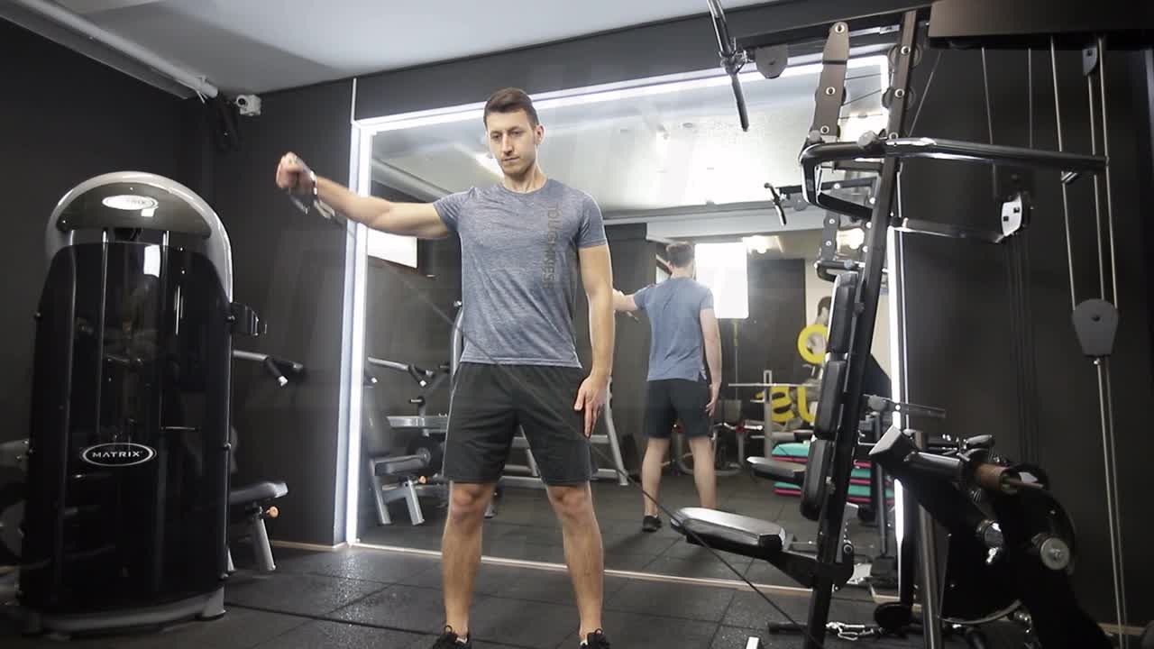 One-Arm Cable Lateral Raise