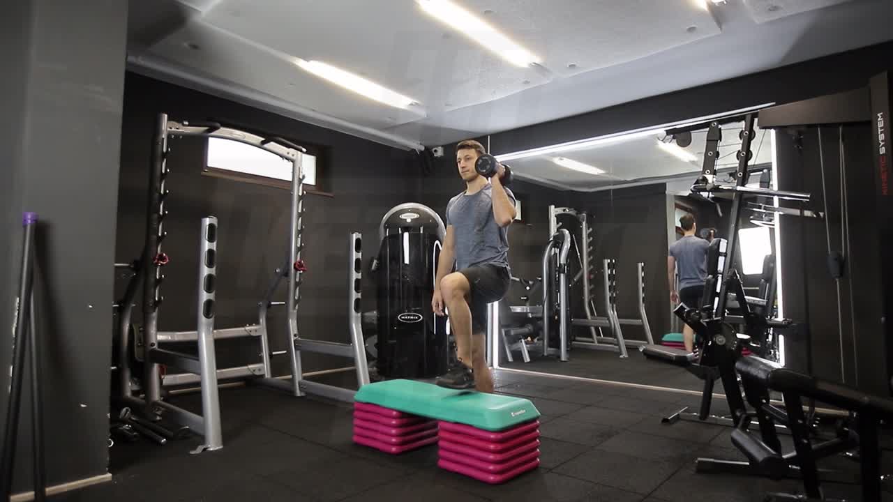 Single-Arm Step-Up And Press