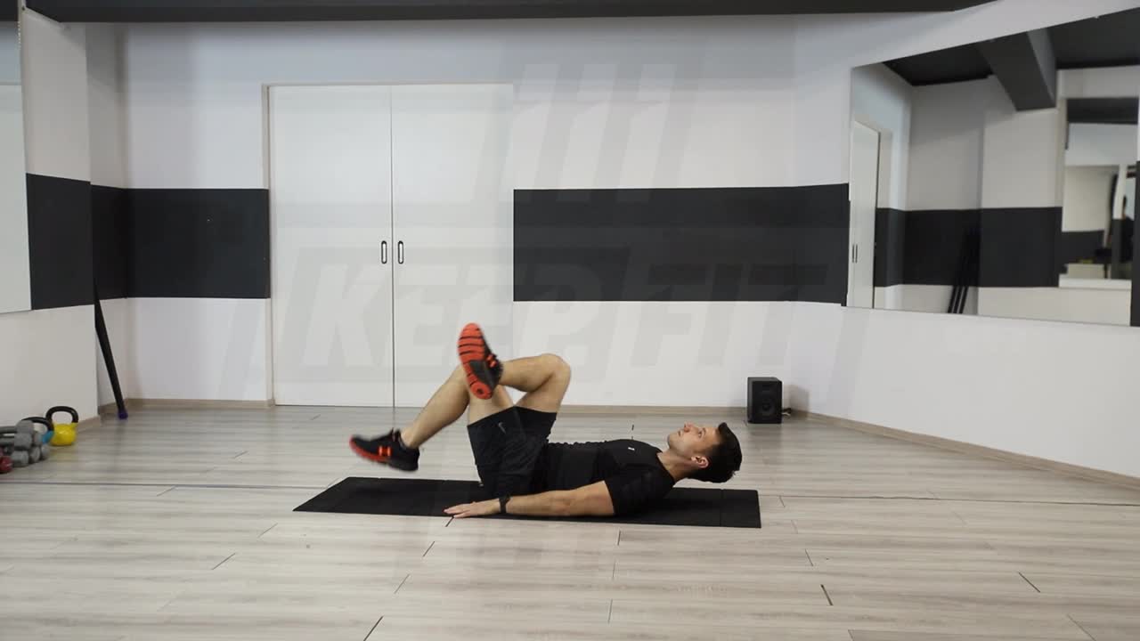 Crossed-Leg Reverse Crunch