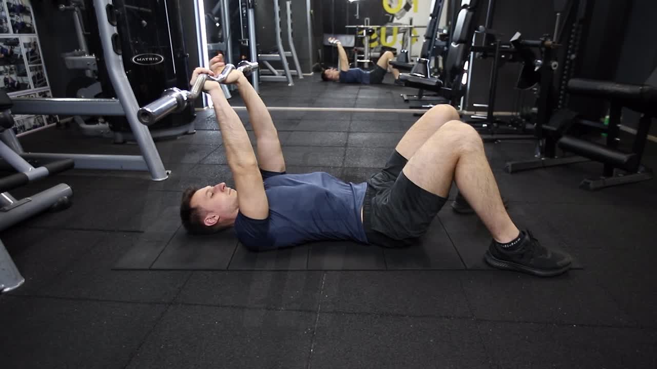 Lying EZ-Bar Triceps Extension