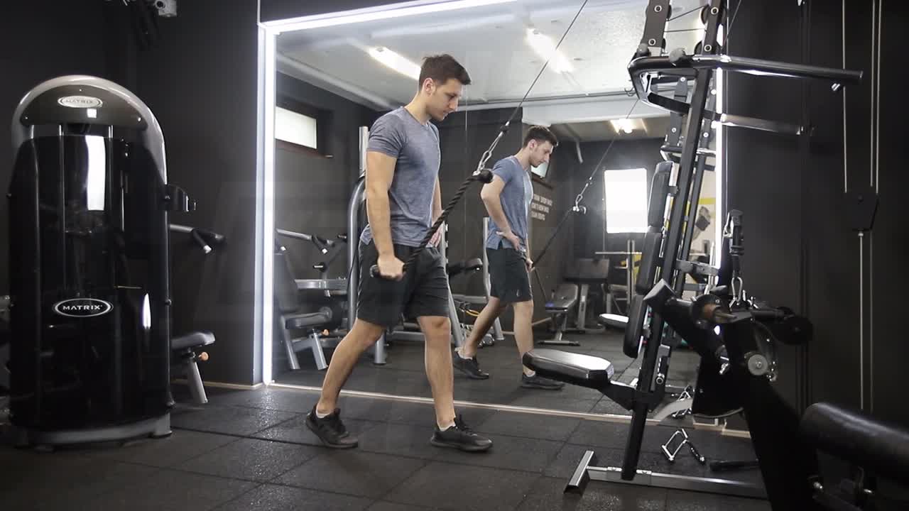 Single-Arm Rope Triceps Pressdown