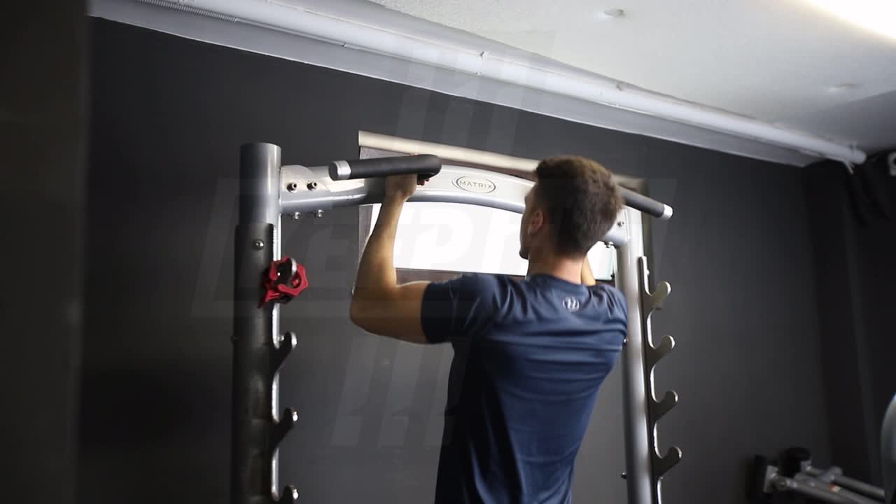 Neutral-Grip Chinup