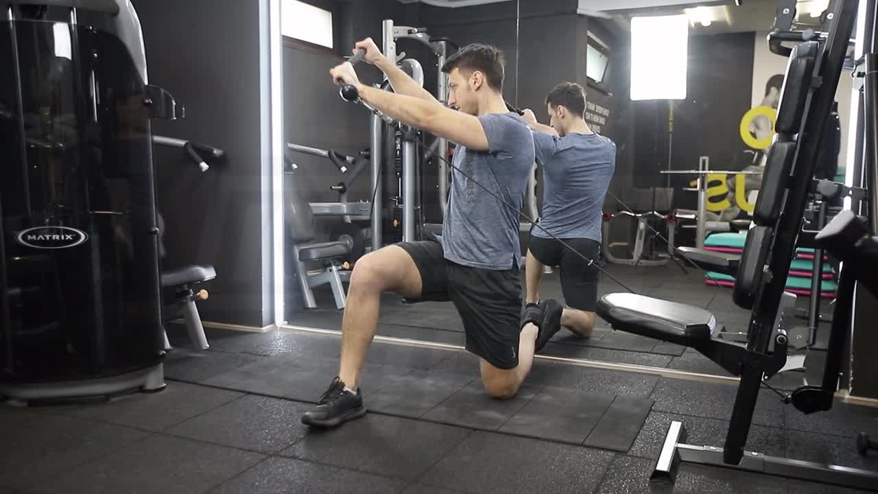 Kneeling Stability Reverse Chop
