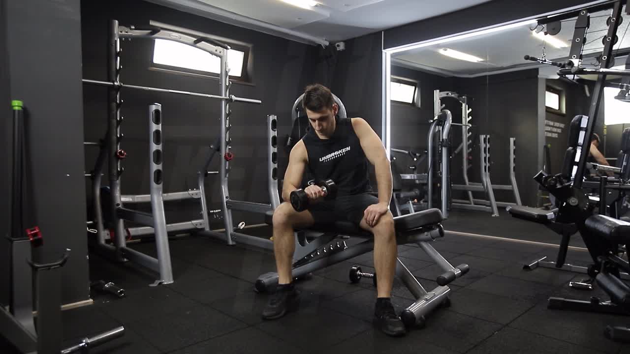 Dumbbell Reverse Wrist Curl