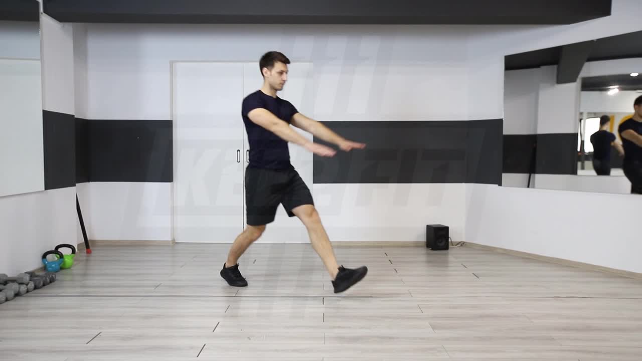 Lunge With Arm Reach