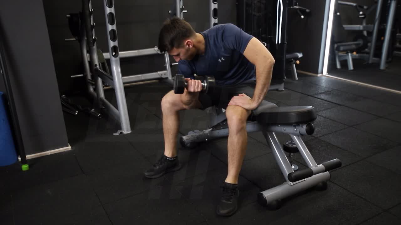 One-Arm Concentration Curls